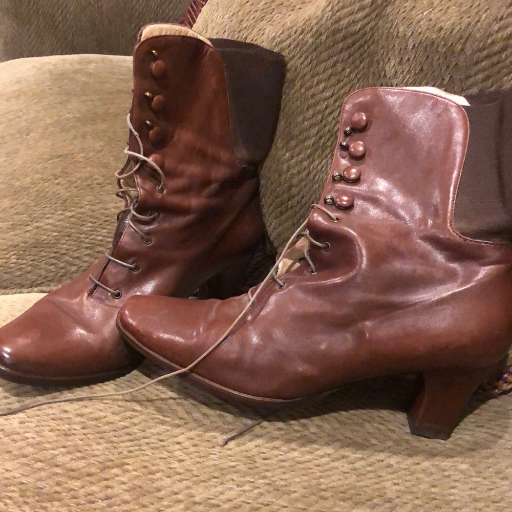 Brass Plum leather lace up boots. Gently worn. Perfect for vintage style dress
